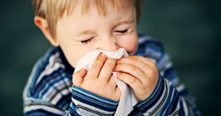Come riconoscere la rinite allergica